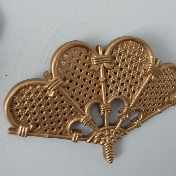 Burwood faux wicker pocket planter w/ wall fan plaques - Picture 6 of 8